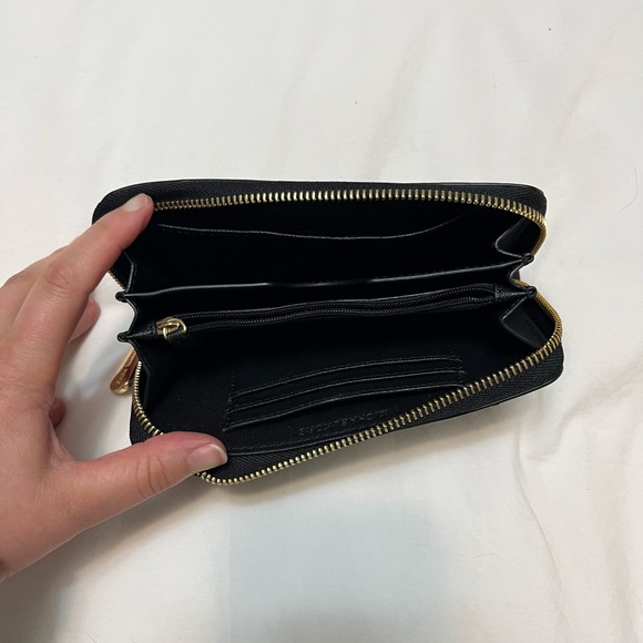 Michael Kors Wallet with Wrist Strap - Picture 3 of 3